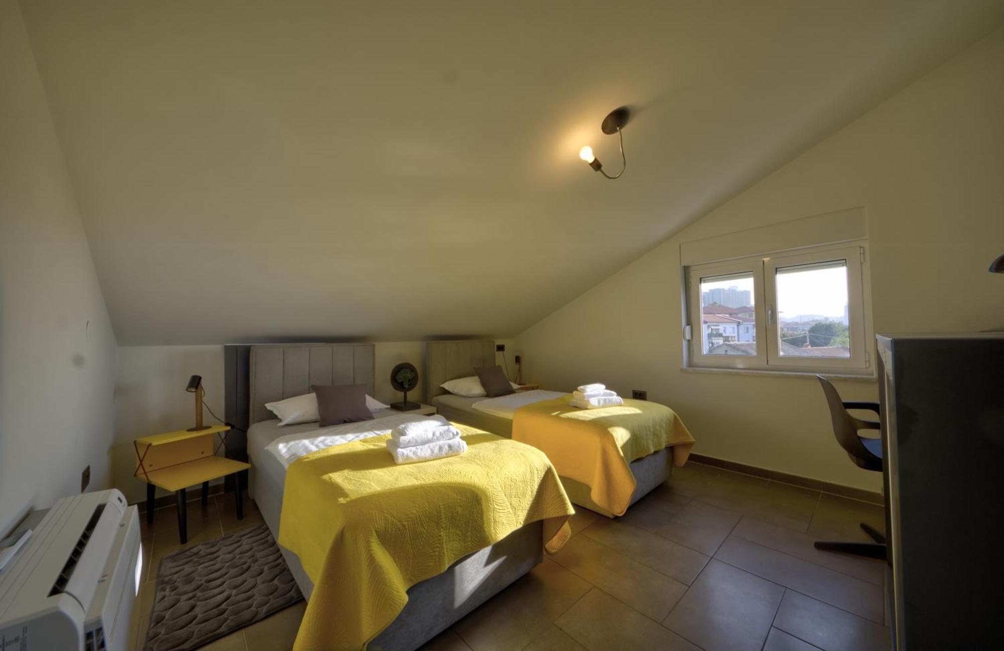 Penthouse Belvedere City View With Private Parking Rijeka Exterior foto